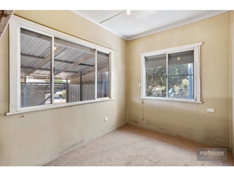 16 Holberton Street, Rockville QLD 4350