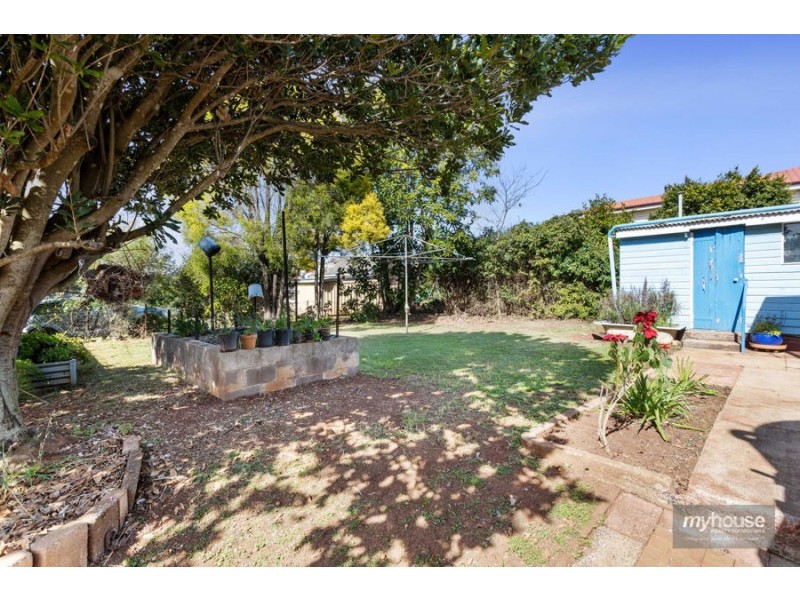 16 Holberton Street, Rockville QLD 4350
