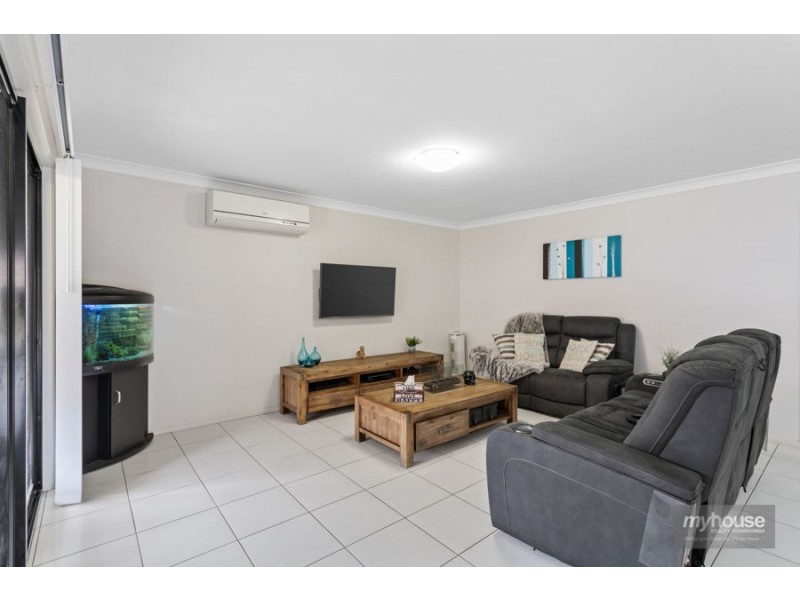 8 Paperbark Drive, Glenvale QLD 4350