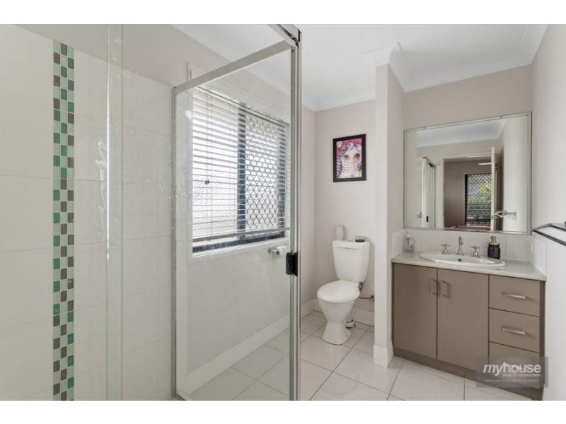 8 Paperbark Drive, Glenvale QLD 4350