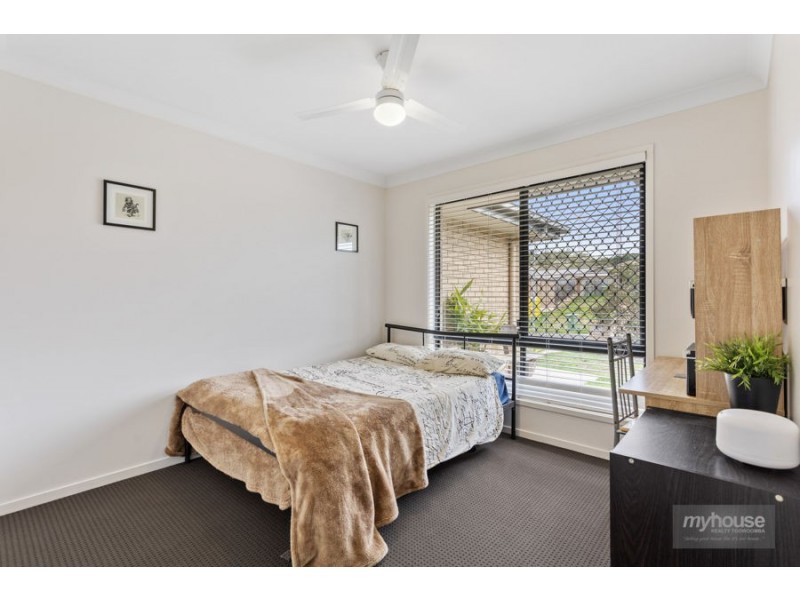 8 Paperbark Drive, Glenvale QLD 4350