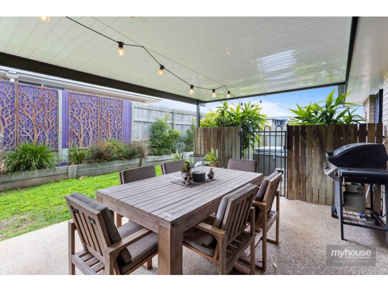 8 Paperbark Drive, Glenvale QLD 4350