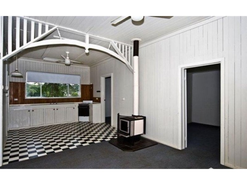 2 Glasgow Street, North Toowoomba QLD 4350