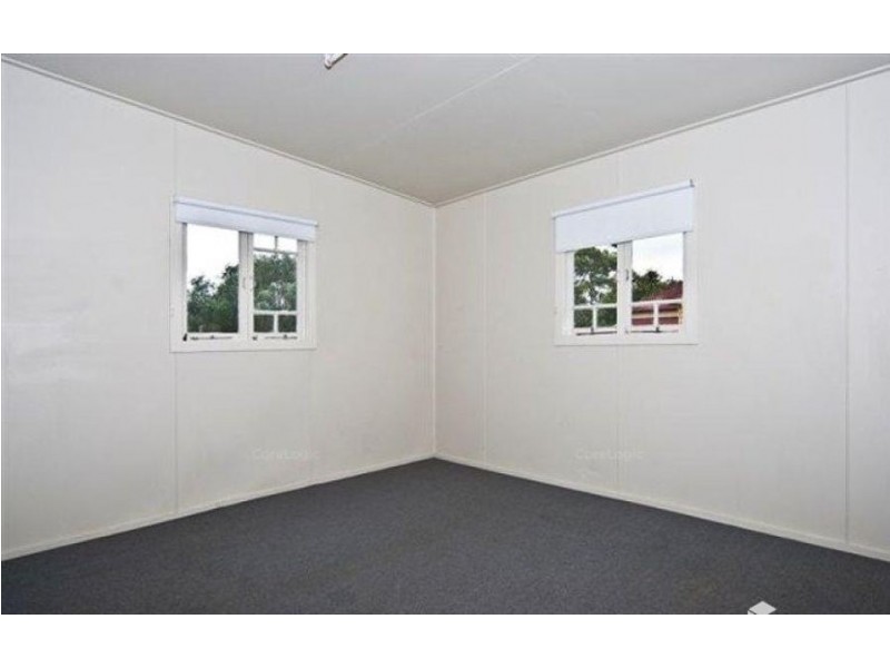 2 Glasgow Street, North Toowoomba QLD 4350