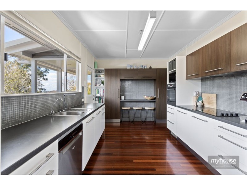 9 Erbacher Street, Centenary Heights QLD 4350