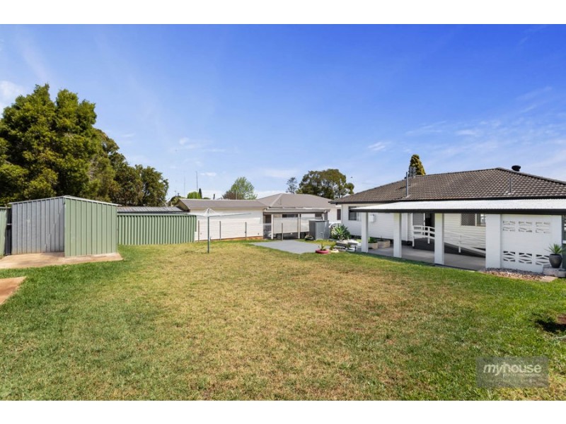 6 Milton Street, Kearneys Spring QLD 4350