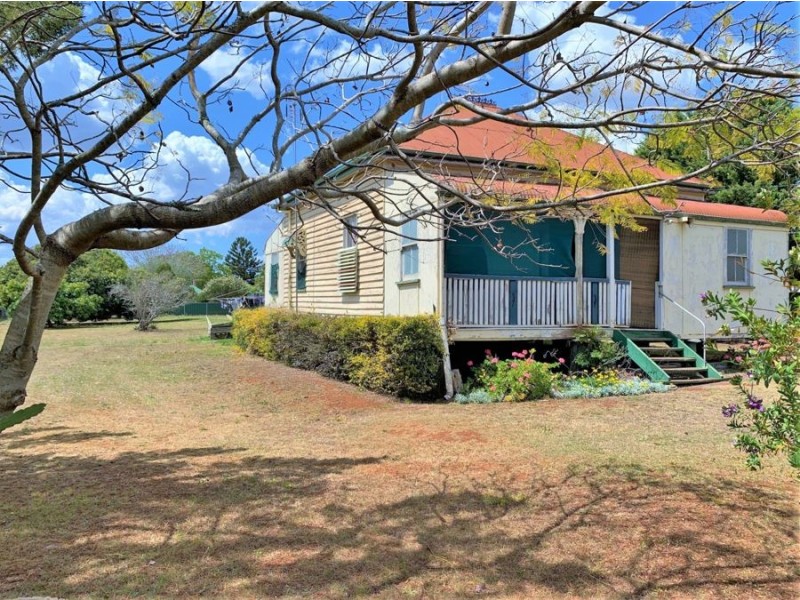 4 Berry Street, Wilsonton QLD 4350