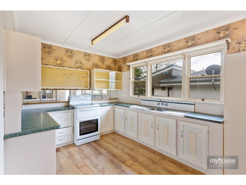 15 Catto Street, Centenary Heights QLD 4350