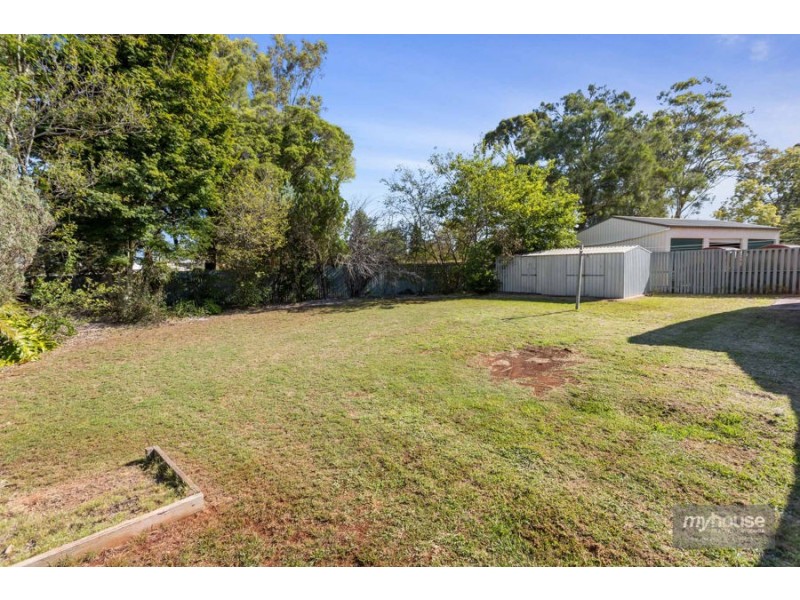 8 Collard Court, Darling Heights QLD 4350