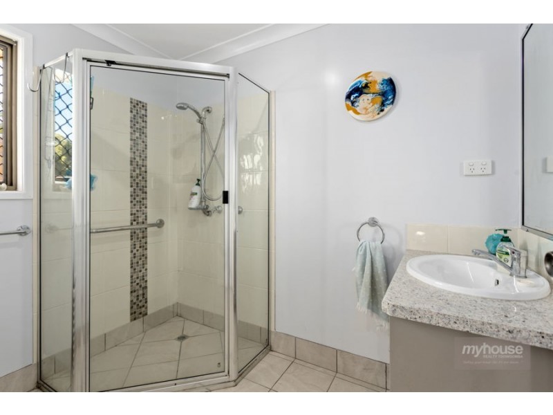 118 Hogg Street, Wilsonton Heights QLD 4350