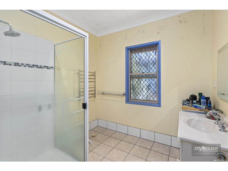 11 Merritt Street, Harristown QLD 4350