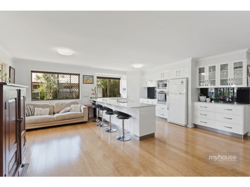 5 Paulene Crescent, Kearneys Spring QLD 4350