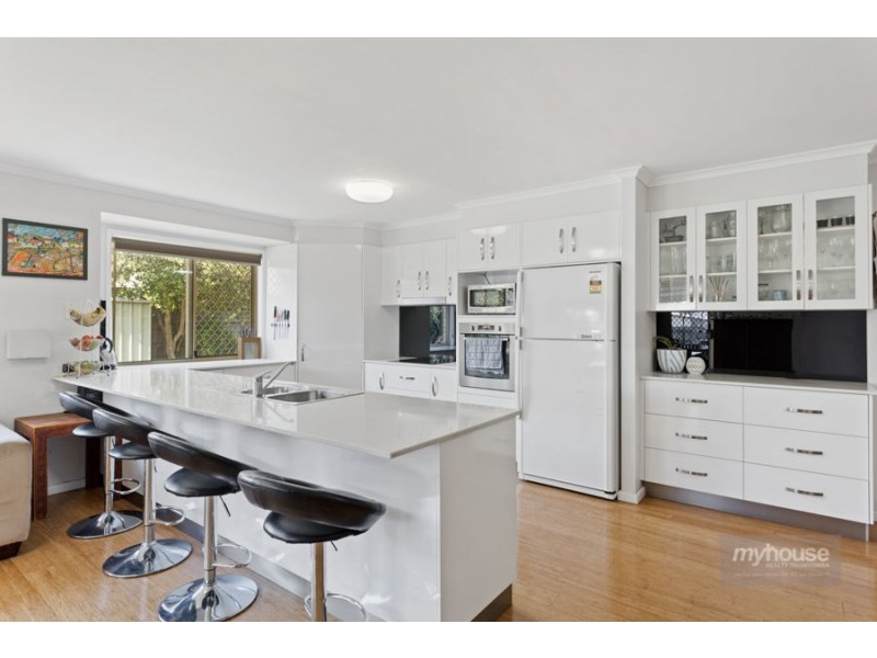 5 Paulene Crescent, Kearneys Spring QLD 4350