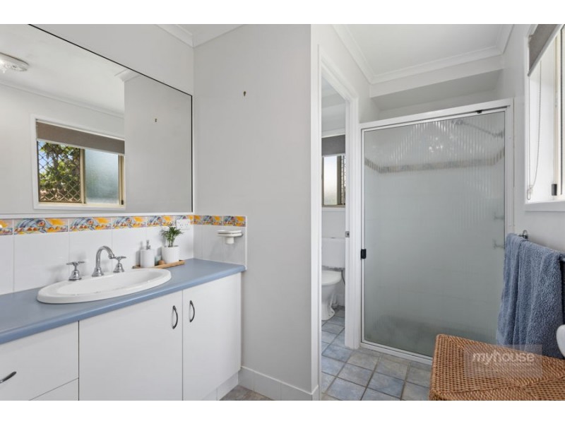 5 Paulene Crescent, Kearneys Spring QLD 4350