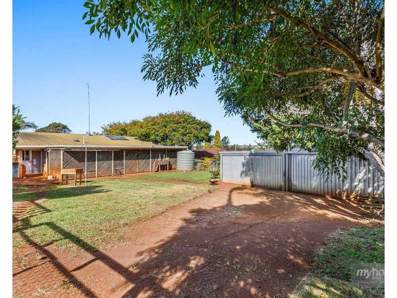 1 Croydon Street, Harristown QLD 4350