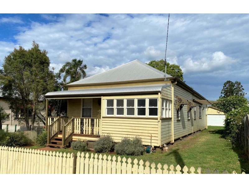 14 Bernard Street, Newtown QLD 4350