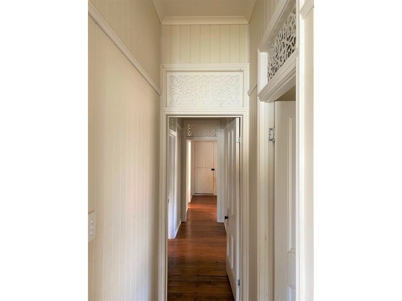 14 Bernard Street, Newtown QLD 4350