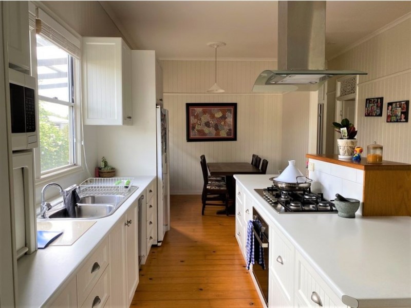 14 Bernard Street, Newtown QLD 4350