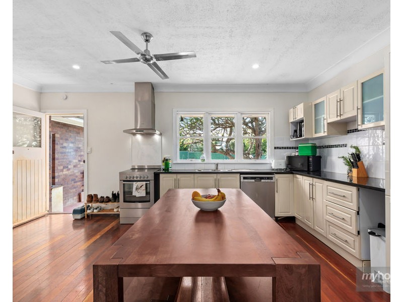 9 Drayton Road, Harristown QLD 4350