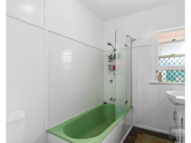 9 Drayton Road, Harristown QLD 4350
