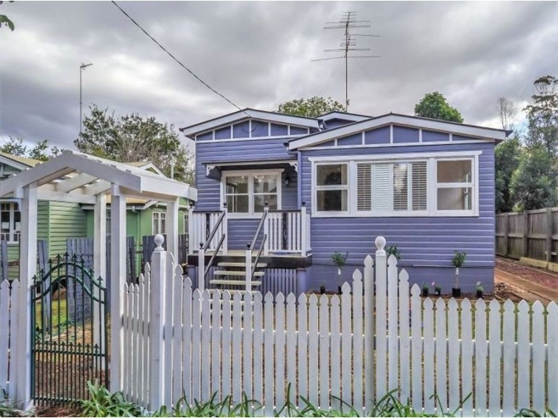 61 Mary Street, Mount Lofty QLD 4350
