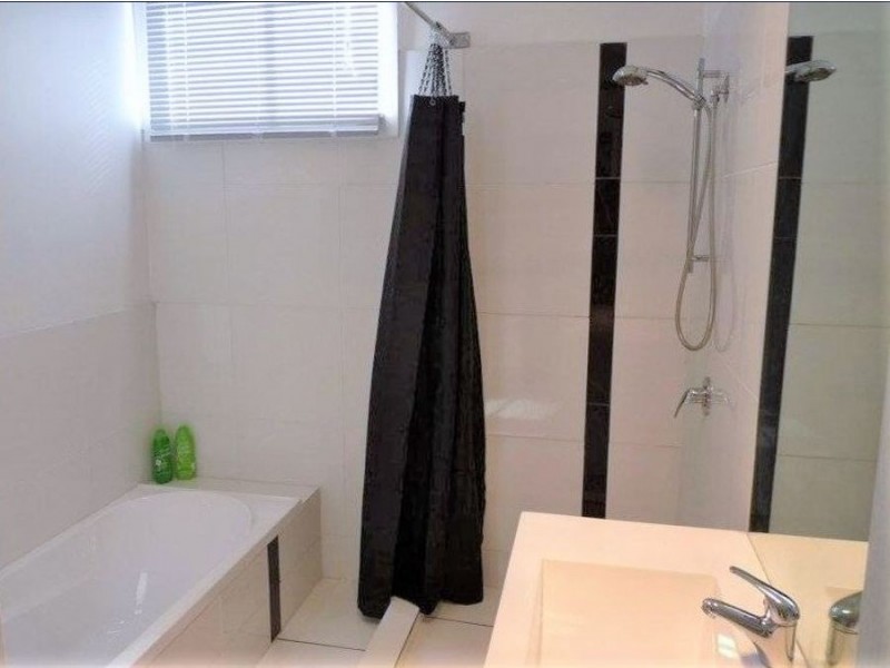 61 Mary Street, Mount Lofty QLD 4350