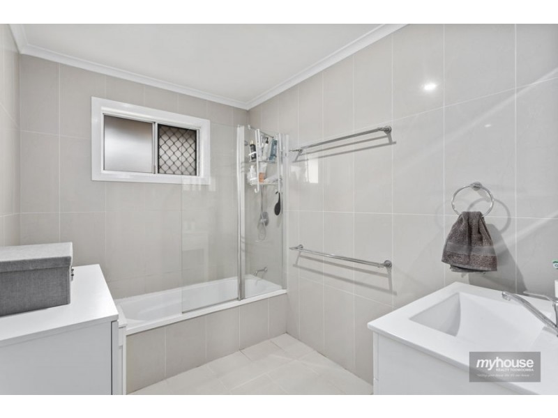 6 Lister Street, Harristown QLD 4350