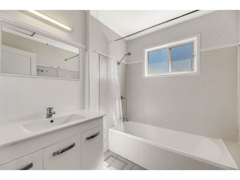 12 Jean Street, Harristown QLD 4350