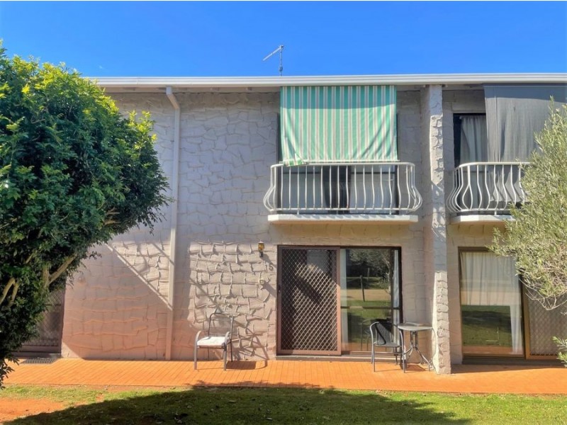 67 Taylor Street, Newtown QLD 4350