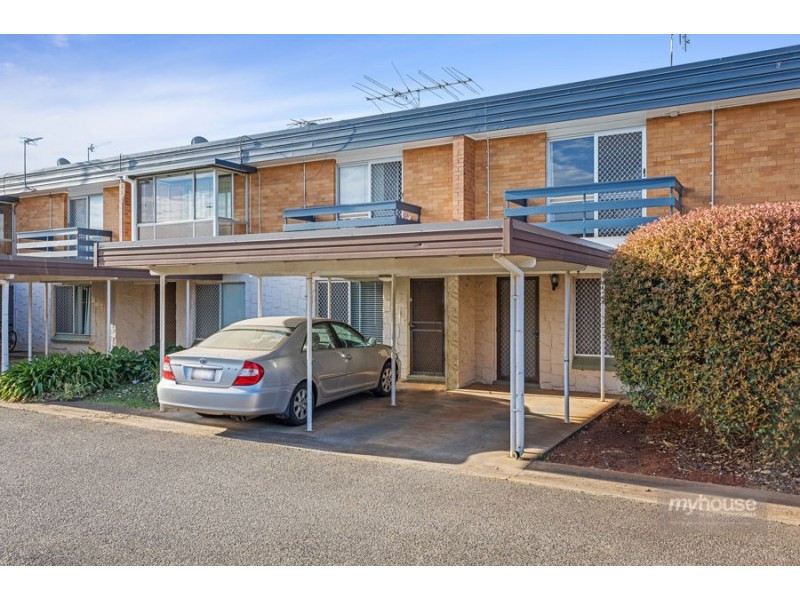 7/9 Whitefriars Street, Rockville QLD 4350
