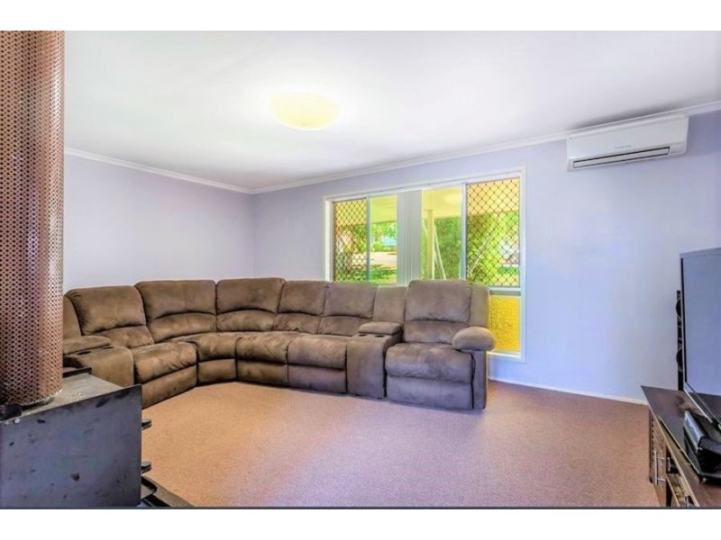 32 Debra Street, Centenary Heights QLD 4350