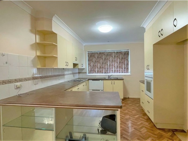 300 South Street, Harristown QLD 4350