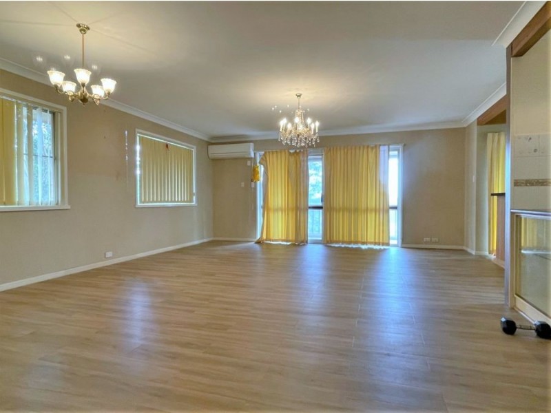 300 South Street, Harristown QLD 4350