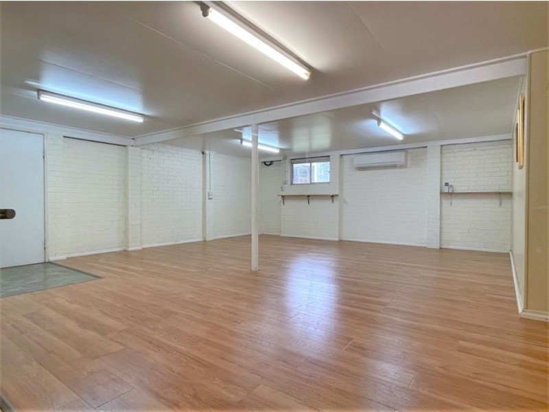 300 South Street, Harristown QLD 4350