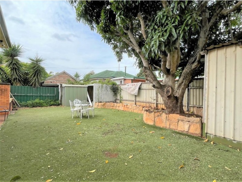 300 South Street, Harristown QLD 4350