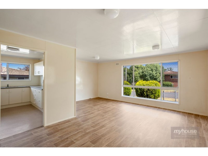 3 Shaw Court, Harristown QLD 4350