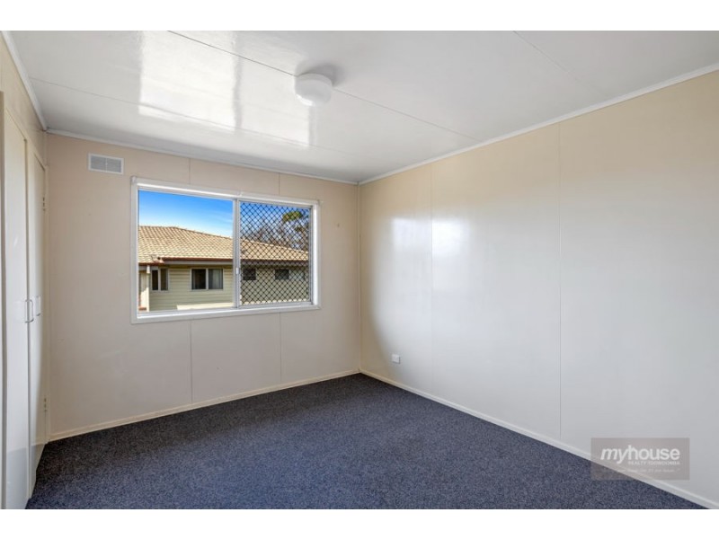 3 Shaw Court, Harristown QLD 4350