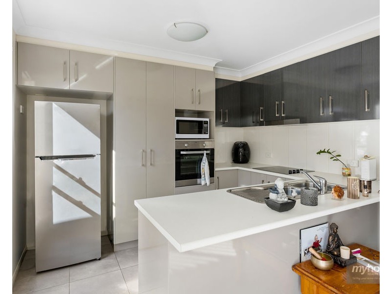 4/240 Bridge Street, Newtown QLD 4350