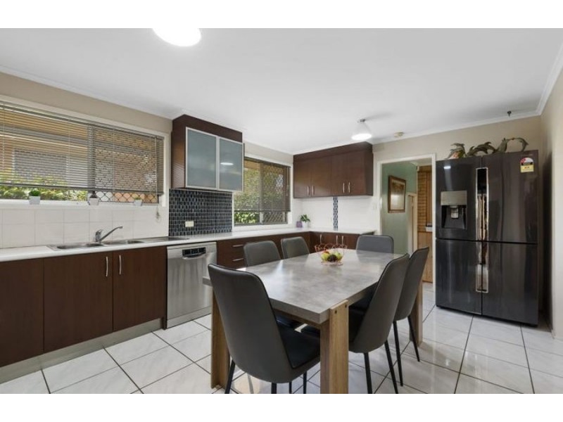 8 Richmond Drive, Wilsonton QLD 4350