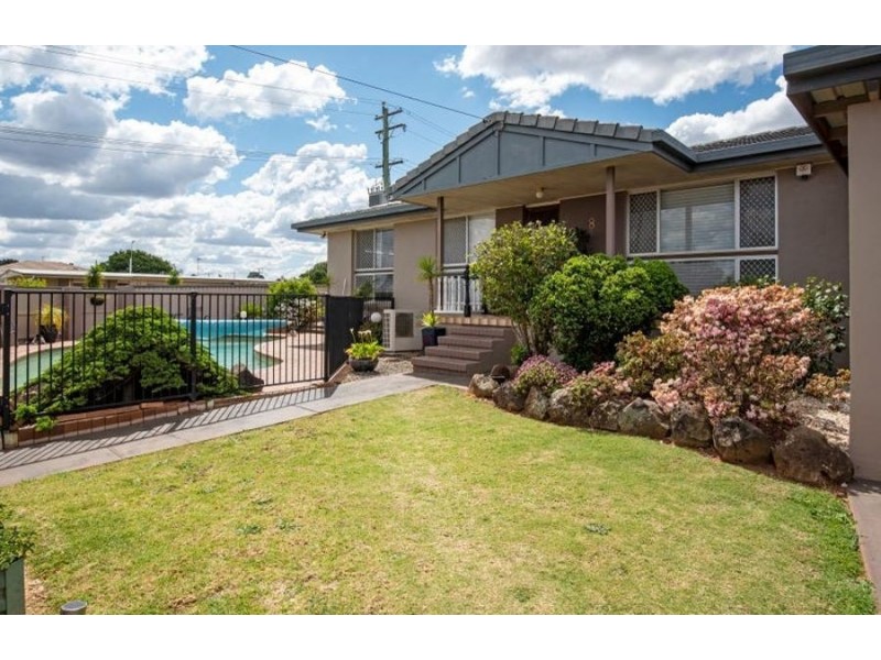 8 Richmond Drive, Wilsonton QLD 4350