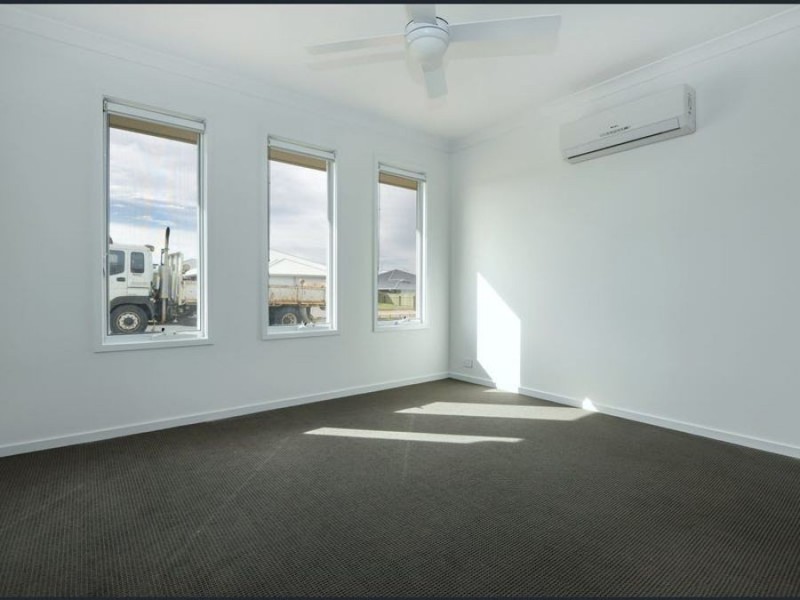 1/34 Radcliffe Crescent, Glenvale QLD 4350