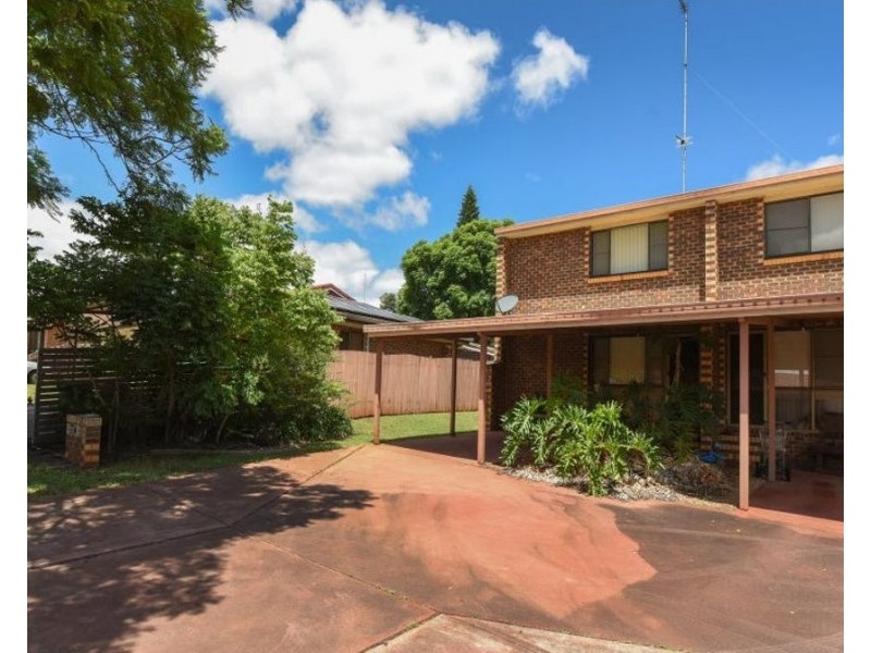 1/8 Carey Street, Kearneys Spring QLD 4350