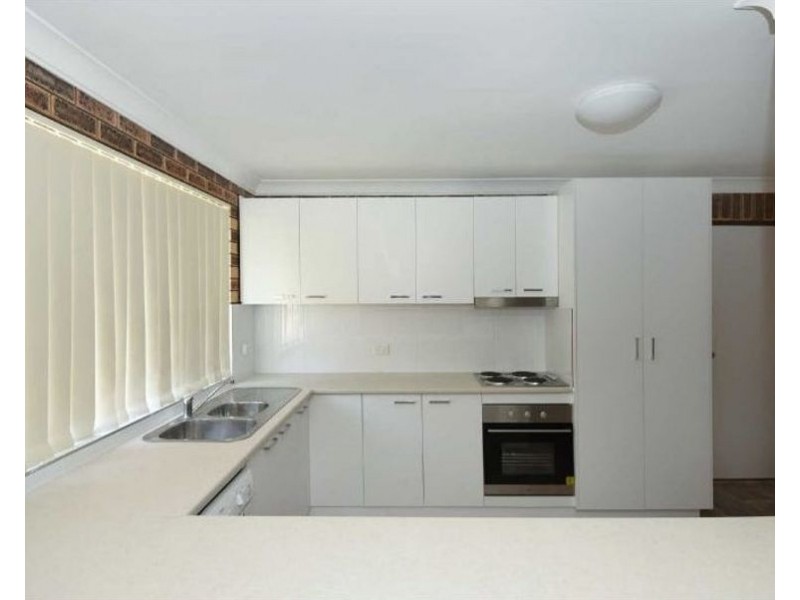 1/8 Carey Street, Kearneys Spring QLD 4350