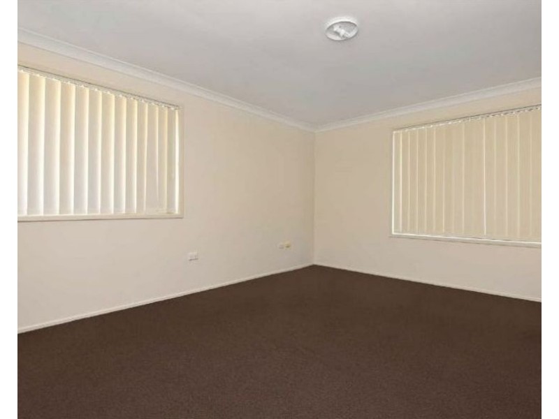 1/8 Carey Street, Kearneys Spring QLD 4350