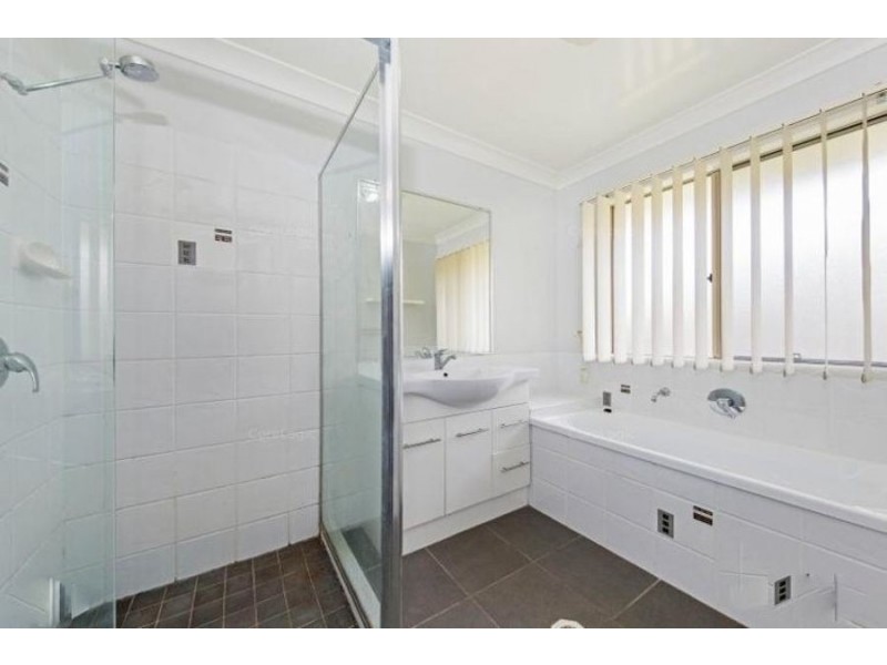 8 Bulloo Street, Glenvale QLD 4350