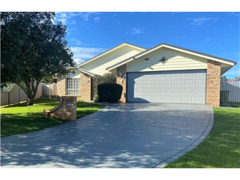 2 Nimrod Court, Wilsonton QLD 4350