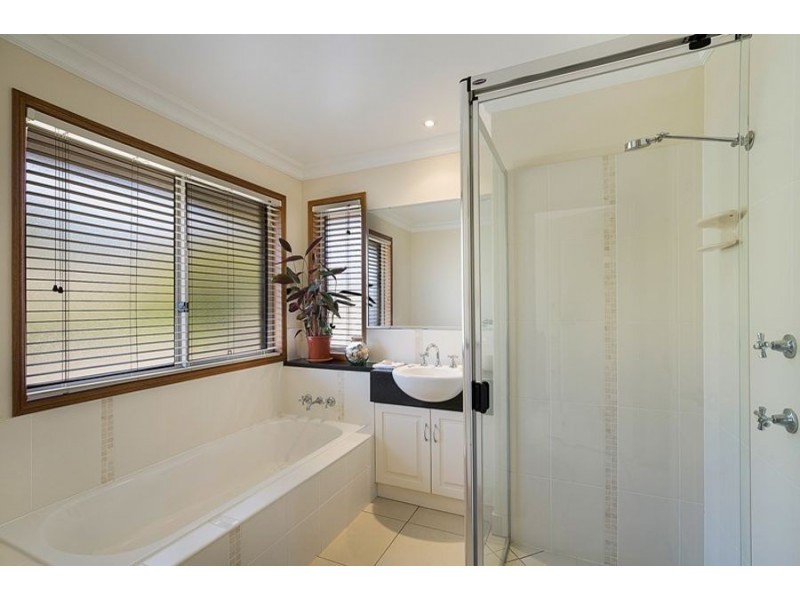 27 Cole Drive, Highfields QLD 4352