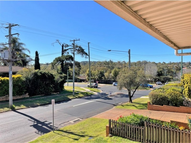 152 Alderley Street, Centenary Heights QLD 4350