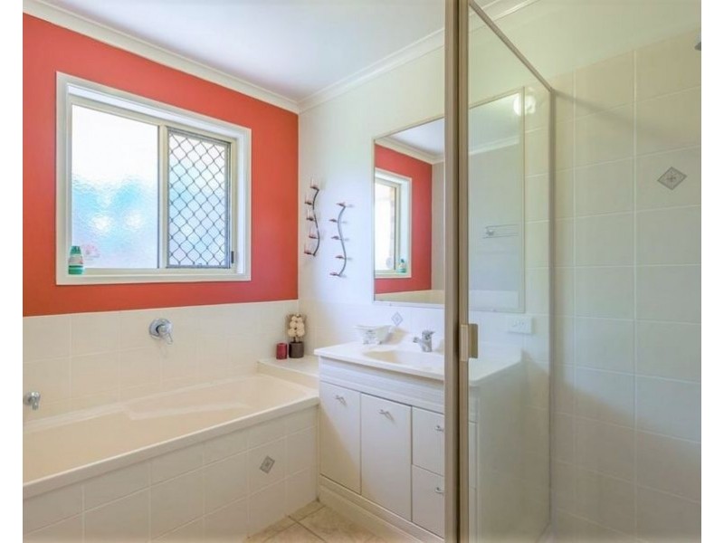 8 Kayser Court, Darling Heights QLD 4350
