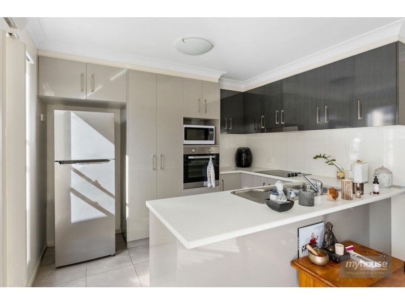 240 Bridge Street, Newtown QLD 4350